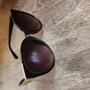 Oscar de la renta sunglasses